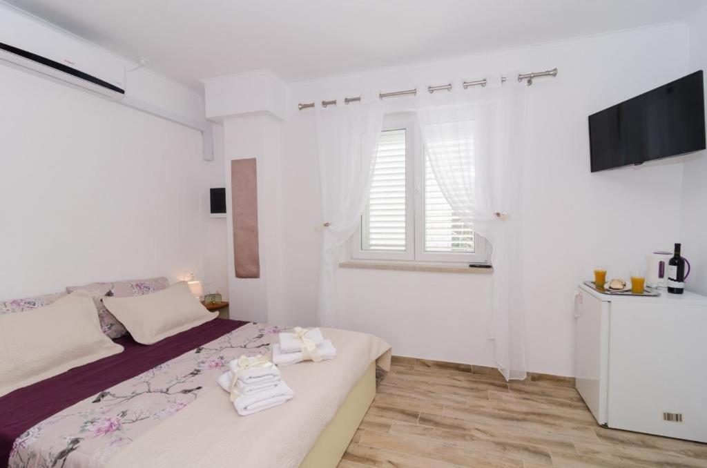 Apartment & Room Lady O ดูบรอฟนิก ภายนอก รูปภาพ