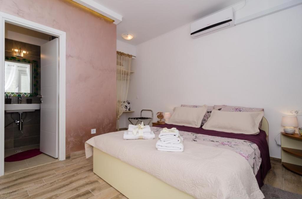 Apartment & Room Lady O ดูบรอฟนิก ภายนอก รูปภาพ