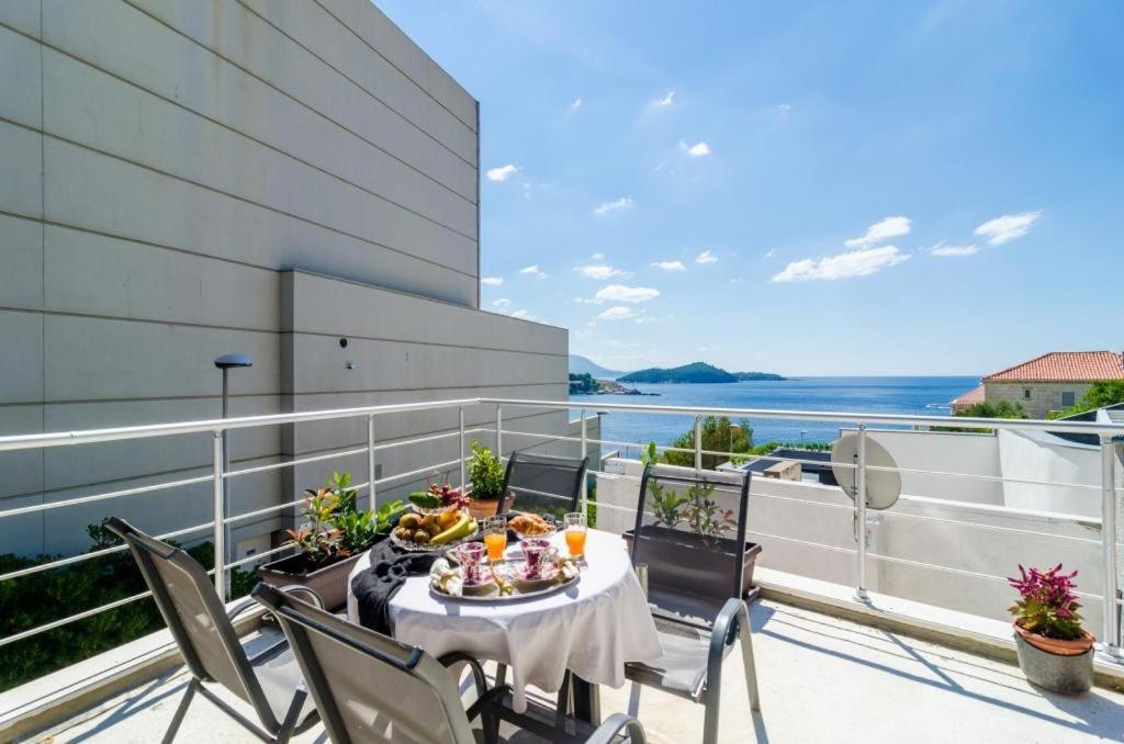 Apartment & Room Lady O ดูบรอฟนิก ภายนอก รูปภาพ